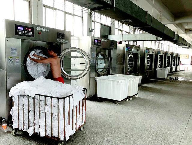 酒店卫生危机 从武汉洗涤厂关停看床单反复使用的监管困境